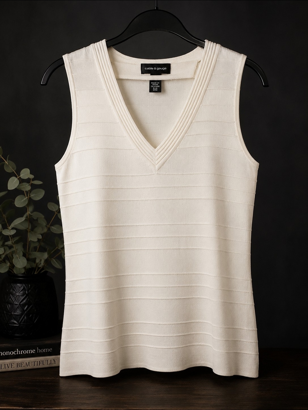 Cable & Gauge Cream V‑Neck Sleeveless Knit Top